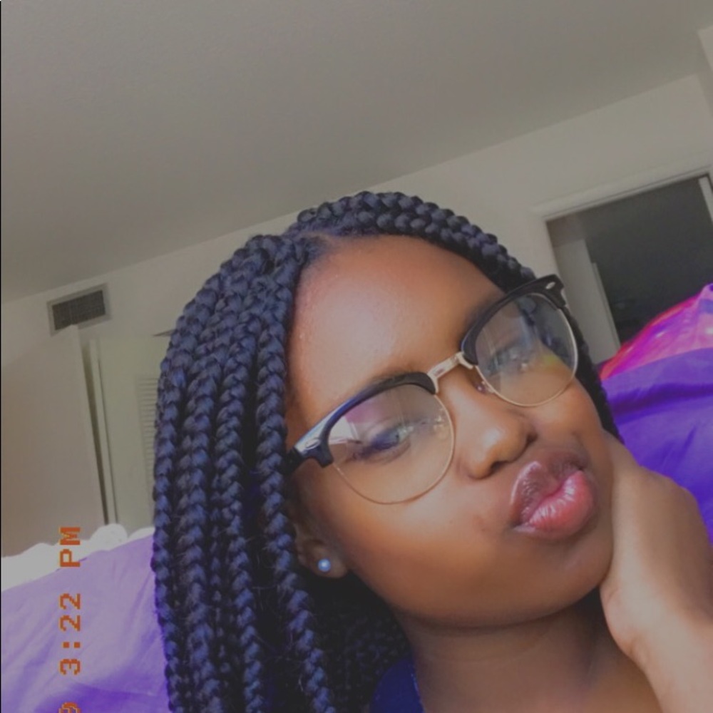 Meet your Posher, Halima